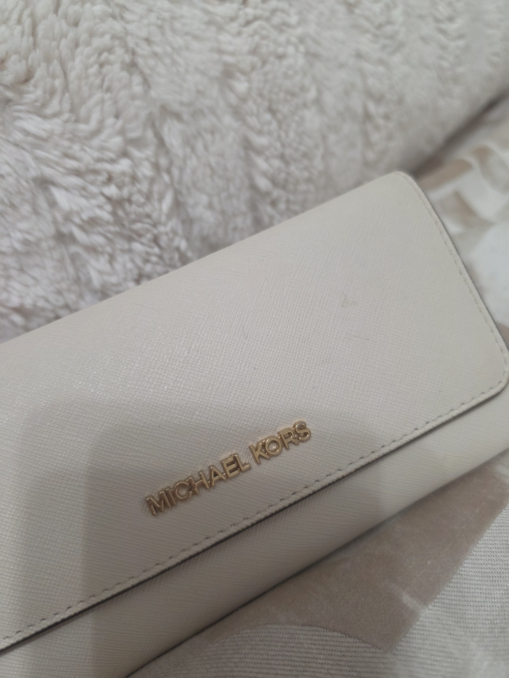 Michael Kors Cream Saffiano Leather Wallet - Picture 2 of 5